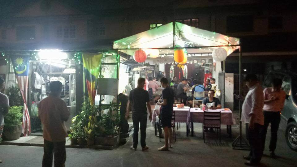Anda Perlu Cuba 5 Homemade Burger Ini Di Kuching