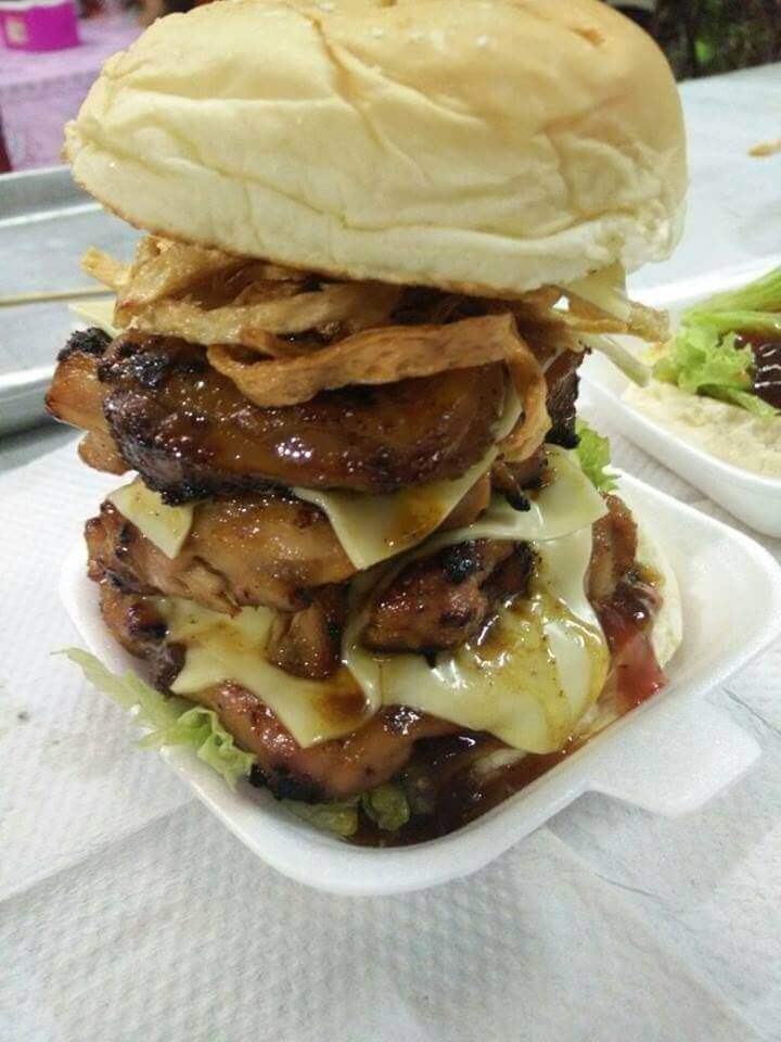 Anda Perlu Cuba 5 Homemade Burger Ini Di Kuching
