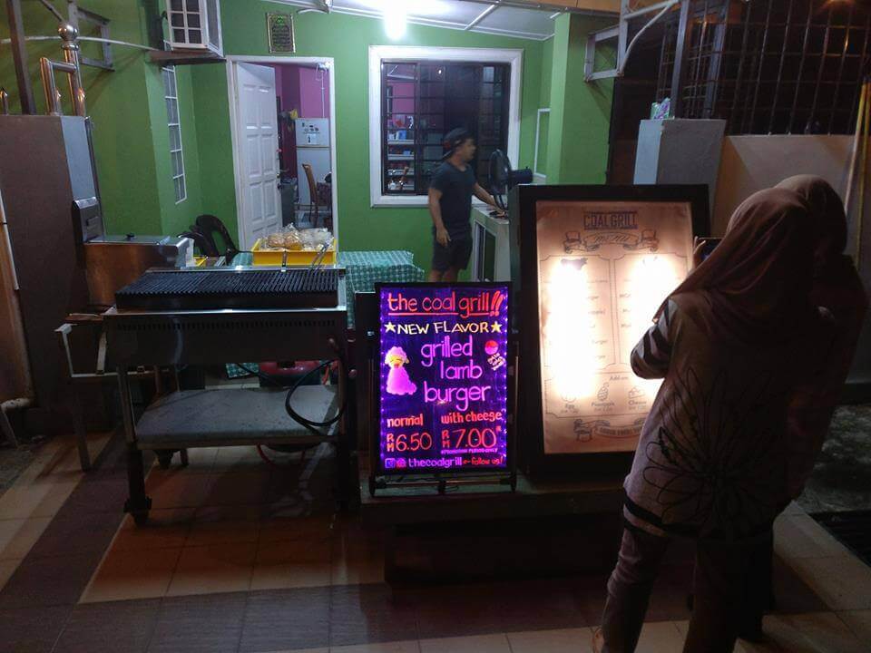 Anda Perlu Cuba 5 Homemade Burger Ini Di Kuching