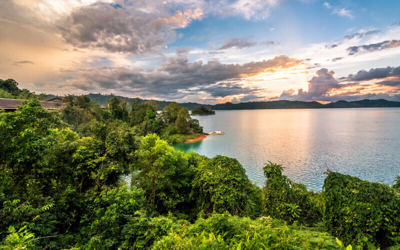 3 Resort Dalam Hutan Hujan Tropika Yang Anda Perlu Cuba Di Sarawak 3 Resort Dalam Hutan Hujan Tropika Yang Anda Perlu Cuba Di Sarawak
