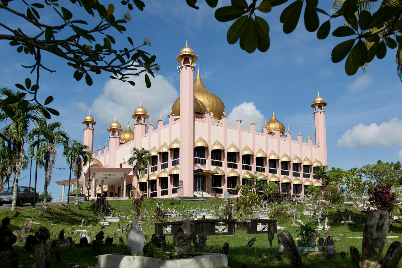One Perfect Day in Kuching, According To Anthony Bourdain One Perfect Day in Kuching, According To Anthony Bourdain