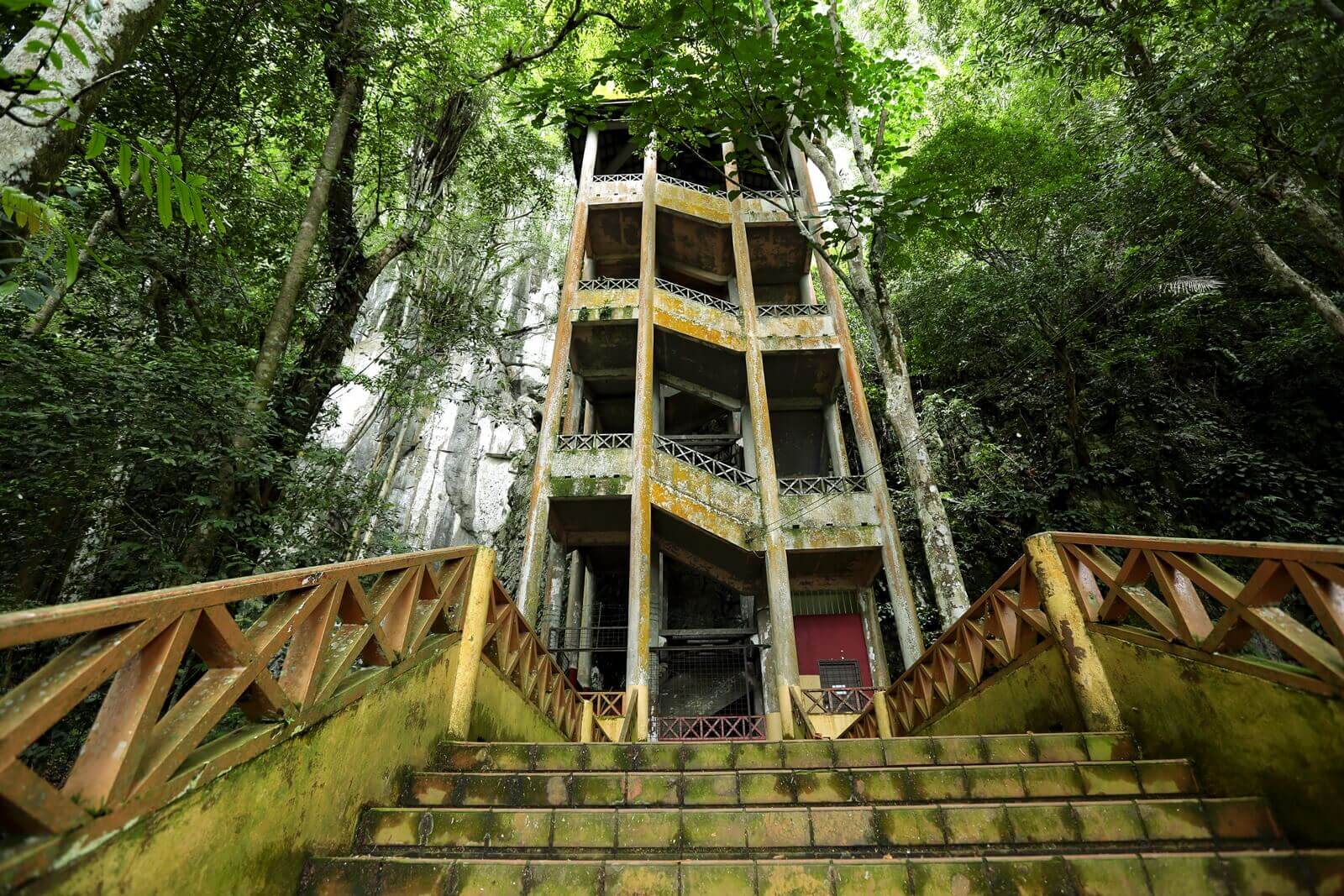 10 Tempat Menarik Yang Anda Perlu Kunjungi Di Sarawak Tahun Ini 10 Tempat Menarik Yang Anda Perlu Kunjungi Di Sarawak Tahun Ini