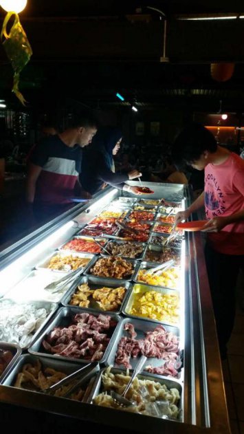 5 Lokasi Steamboat Buffet Yang Anda Mesti Cuba Di Kuching