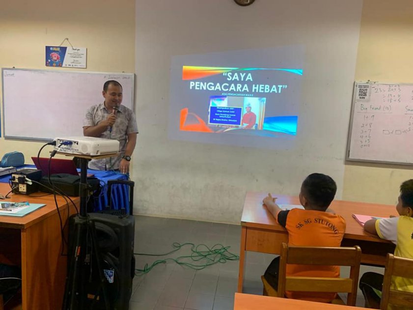 Baru 32 Tahun, Guru Dari Sarawak Ini Kongsi Tips Jadi Guru Besar Termuda Di Malaysia
