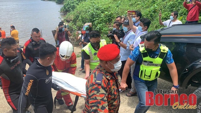 Kereta Terapung Di Sungai Berhampiran Jambatan Satok, Mangsa Warga Emas Maut